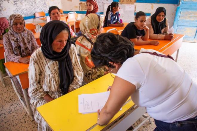 أكثر من 200 امرأة عاملة في القطاع الفلاحي تنتفعن بخدمات قافلة صحية بالمزونة من ولاية سيدي بوزيد