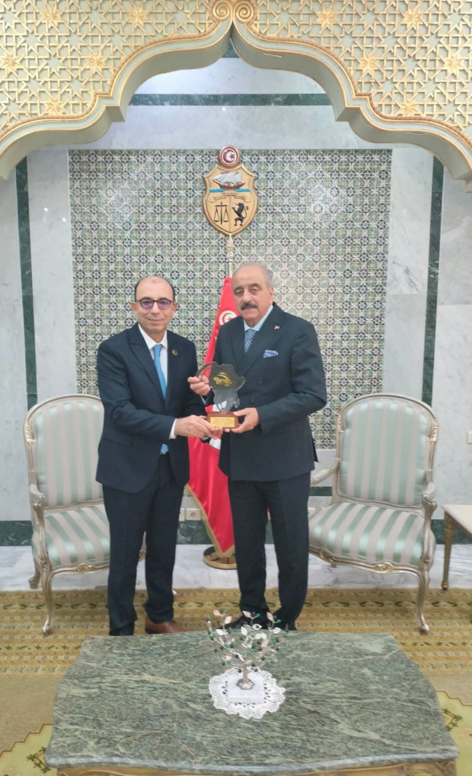 وزير الشؤون الخارجية يلتقي رئيس مجلس الأعمال التونسي الافريقي