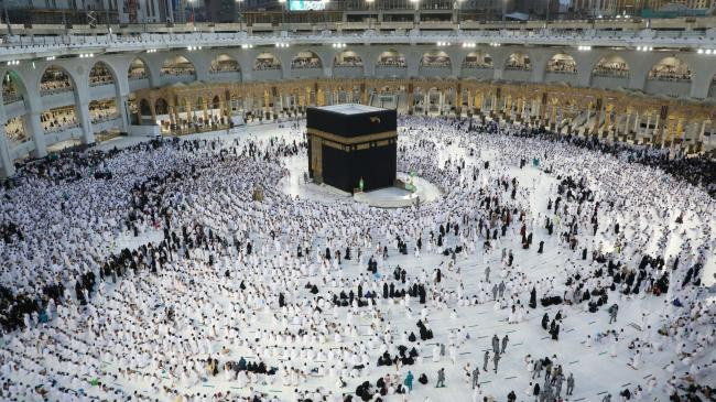 اليوم : وصول أولى رحلات عودة الحجيج الميامين الى مطار تونس قرطاج الدولي بعد اداء مناسك الحج