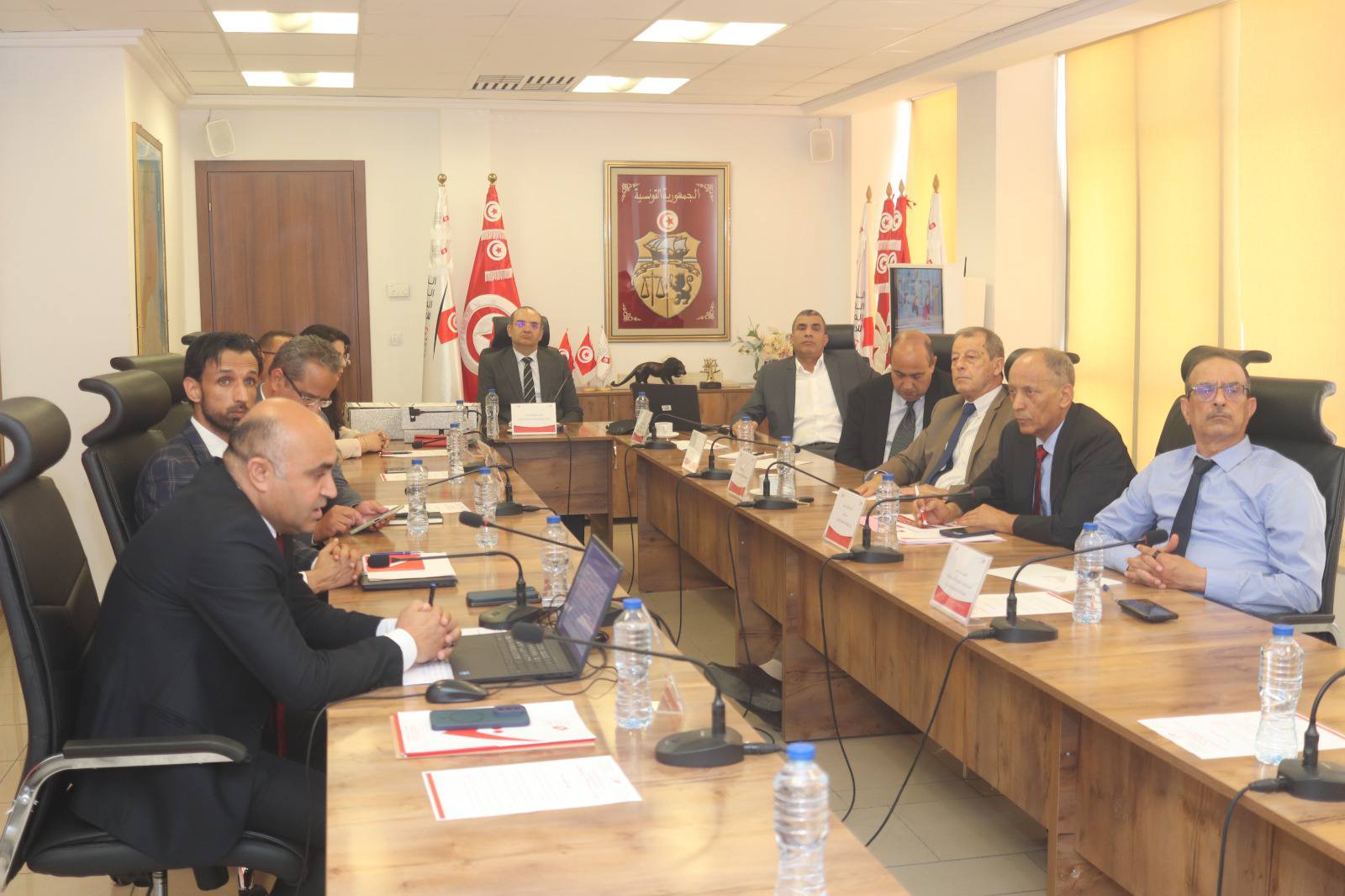 مجلس هيئة الانتخابات يصادق على نتائج القرعة الدورية للتناوب على عضوية المجالس الجهوية والتداول على رئاســـــة المجالس الجهوية والمحليــة