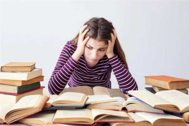 أخصائي في علم النفس العصبي يؤكّد ضرورة تخصيص الأيام الأخيرة قبل الامتحان لتهدئة الذهن