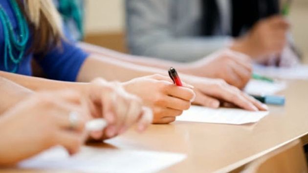 أخصائي في علم النفس العصبي: أمام ورقة الامتحان... تنظيم الوقت والثبات الذهني يصنعان الفارق