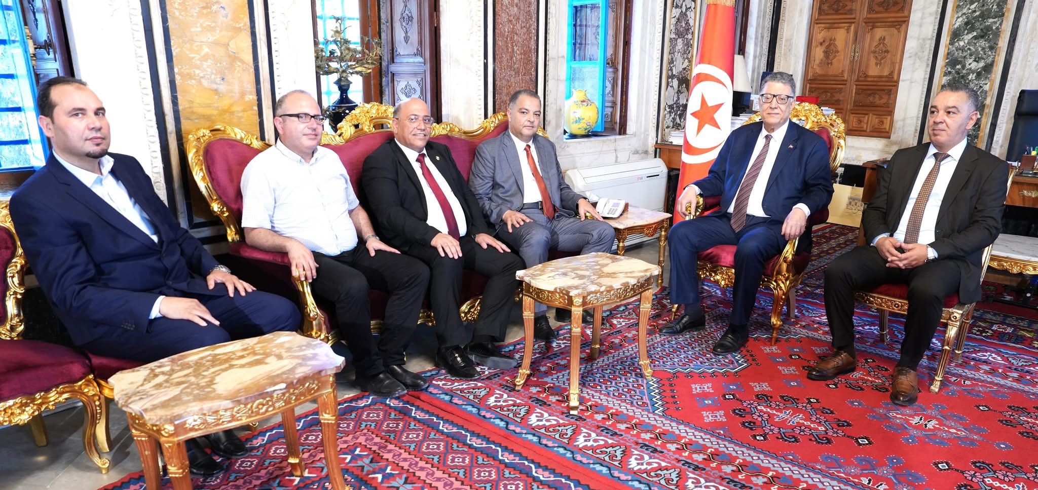 رئيس مجلس نواب الشعب يلتقي وفدا عن هيئة عدول الإشهاد