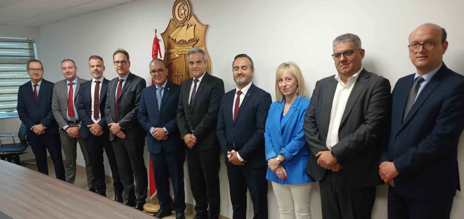 وزير الاقتصاد يبحث مع وفد من "فورفيا" العالمية سبل تعزيز استثمارات الشركة وتوسيع أنشطتها في تونس
