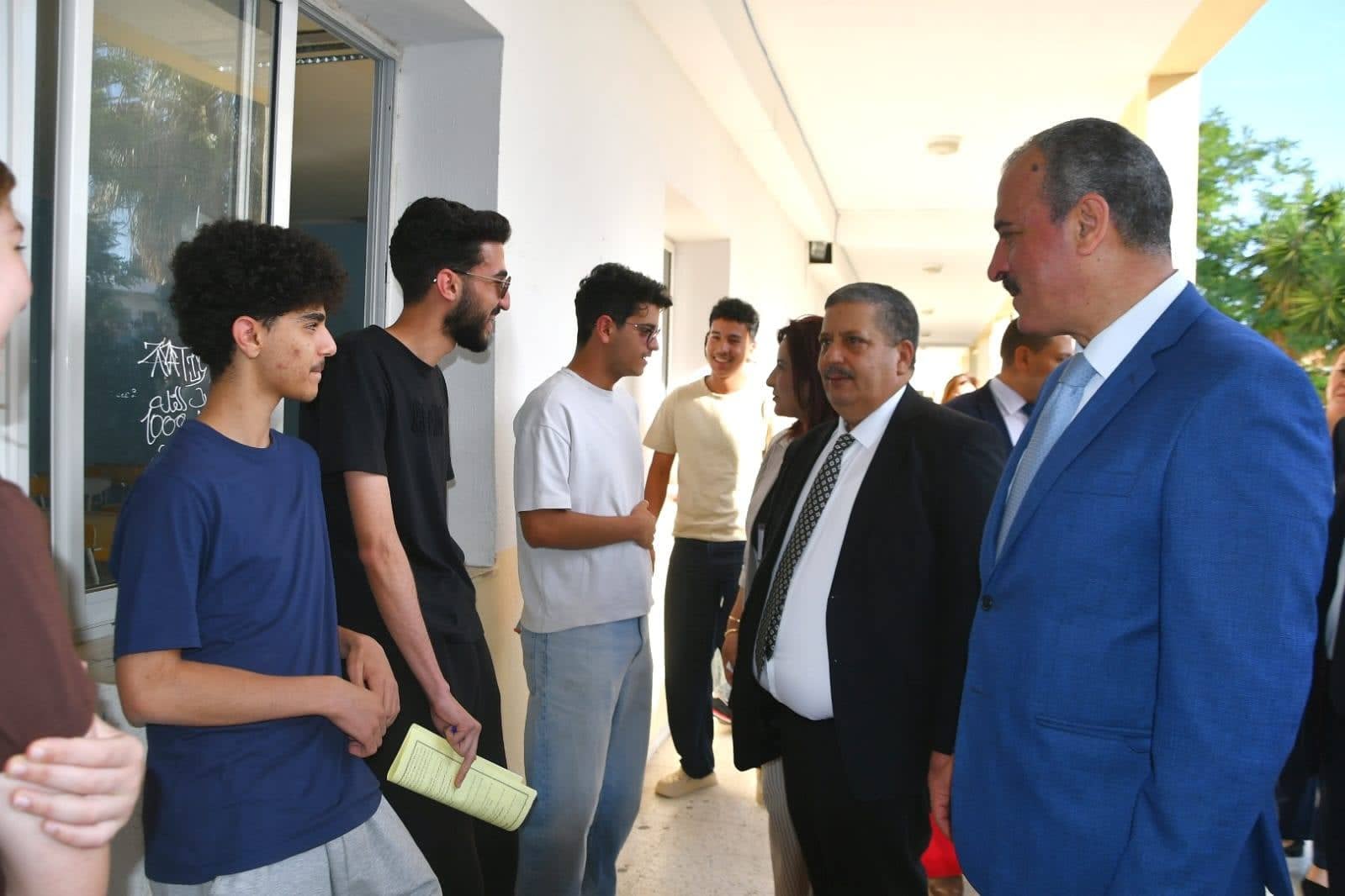  وزير التربية يدعو أولياء الأمور إلى الثقة والاطمئنان والإحاطة النفسية بأبنائهم