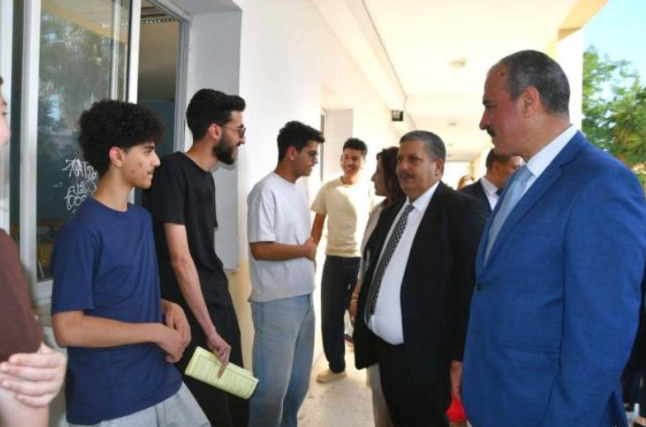 وزير التربية يزور مركزي اختبار بأريانة ويعاين سير الامتحانات خلال اليوم الثاني من البكالوريا