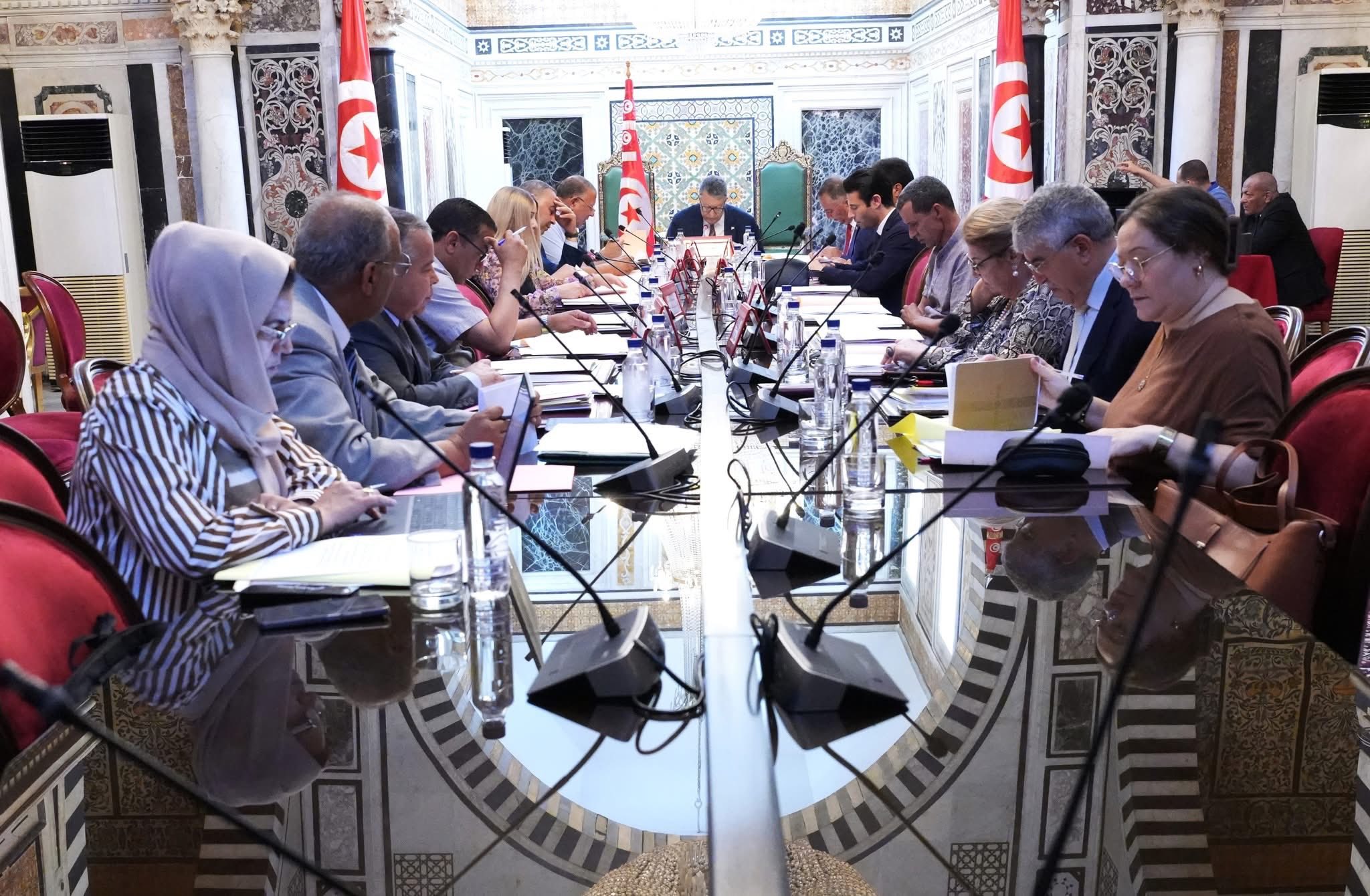 رئيس مجلس نواب الشعب يشرف على إجتماع المكتب