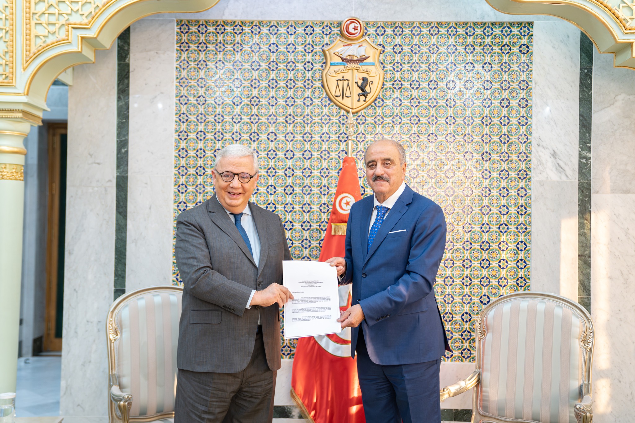 وزير الخارجية يتسلم نسخة من اوراق اعتماد السفير المكسيكي الجديد.