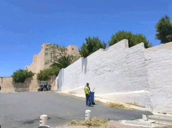 كاتب عام بلدية سوسة يؤكد ان الصورة المنشورة في مواقع التواصل الاجتماعي بخصوص طلاء سور سيدي الظاهر غير صحيحة