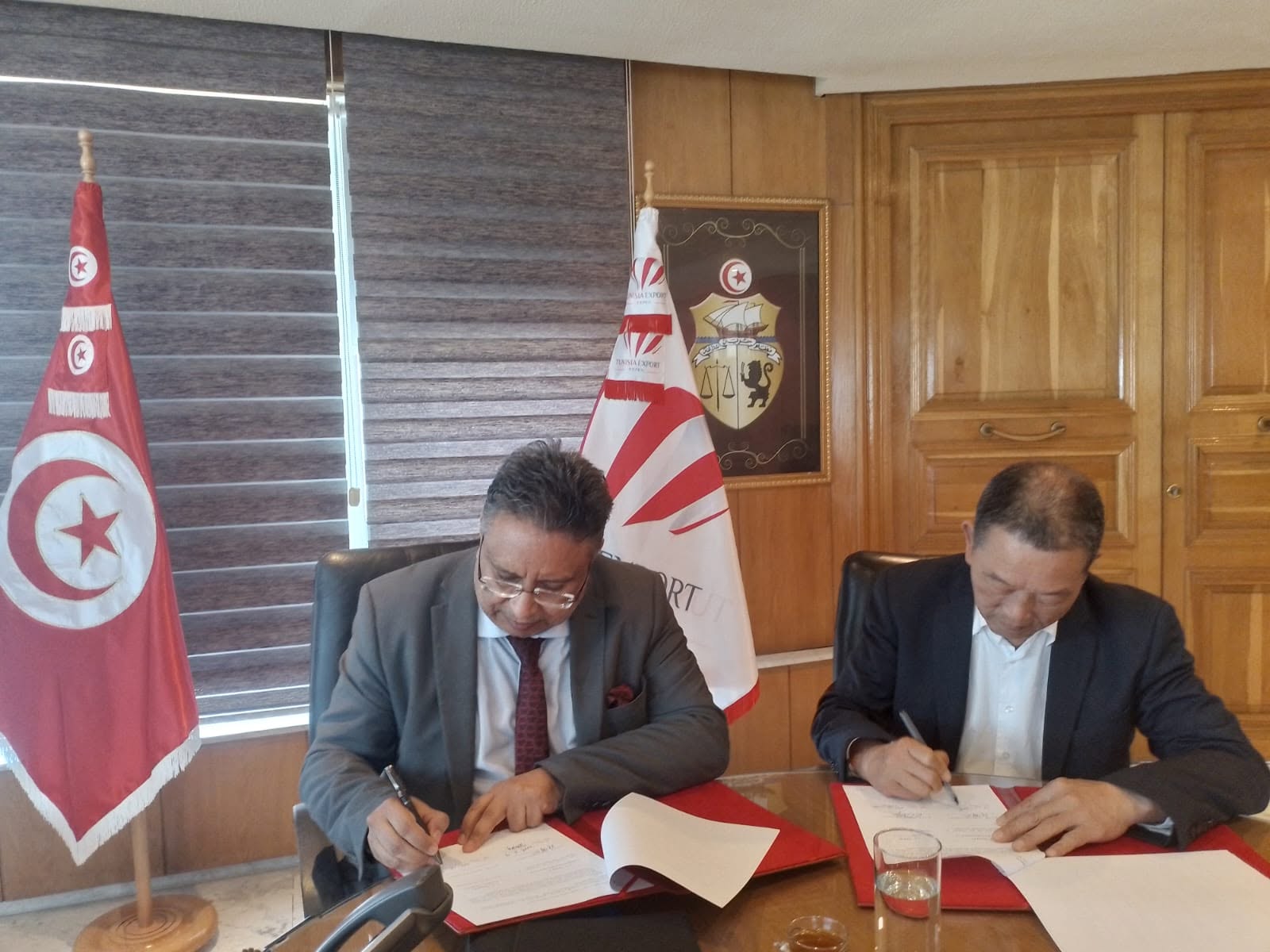 مركز النهوض بالصادرات يوقّع مذكرة تفاهم مع المجلس الصيني لتعزيز التجارة الدولية بمقاطعة هونان