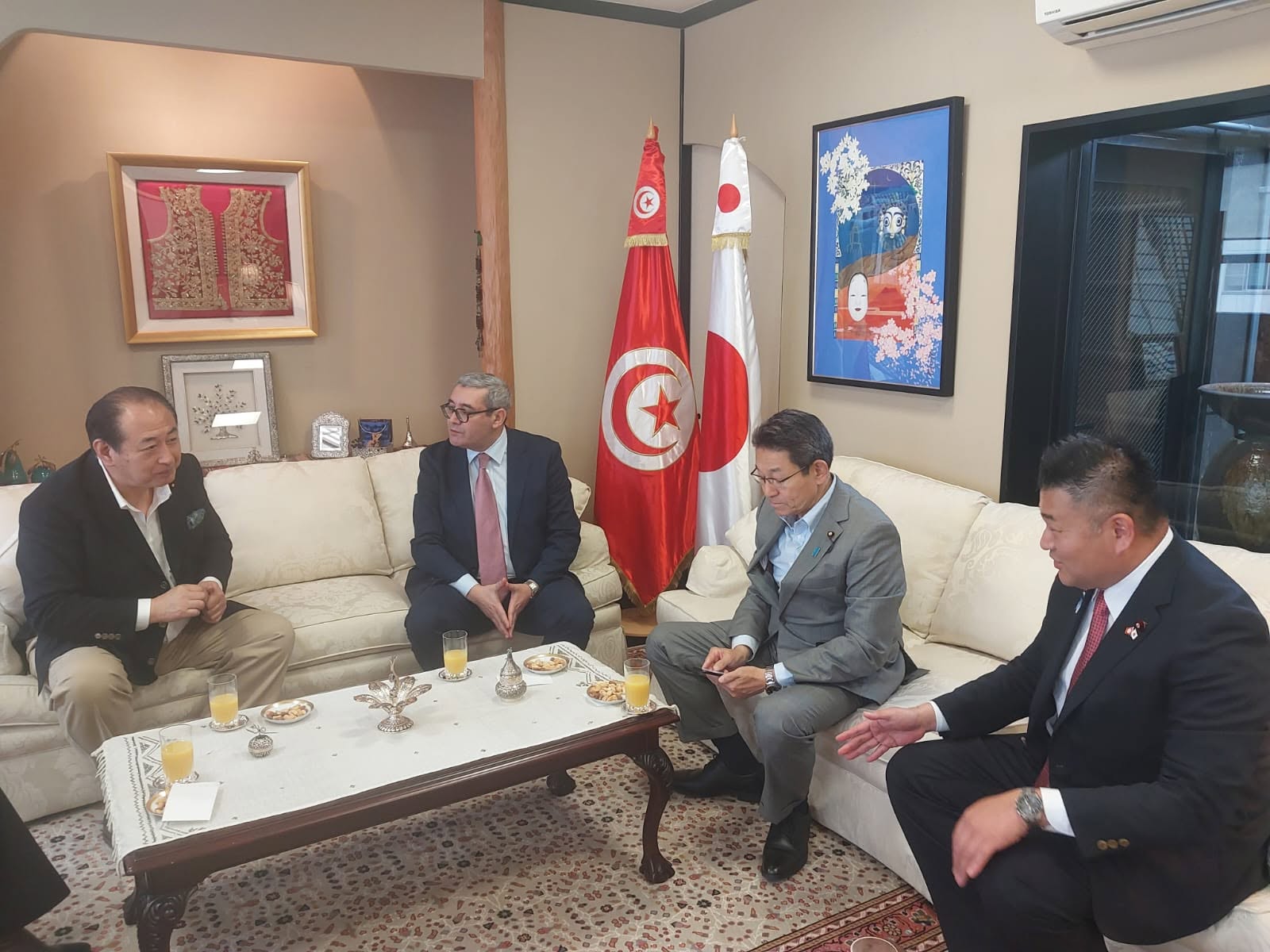 وفد برلماني ياباني يؤكد دعمه لتعزيز التعاون الثنائي مع تونس