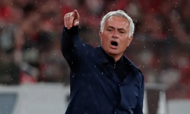 ريال مدريد يعلن التعاقد مع جوزيه مورينيو