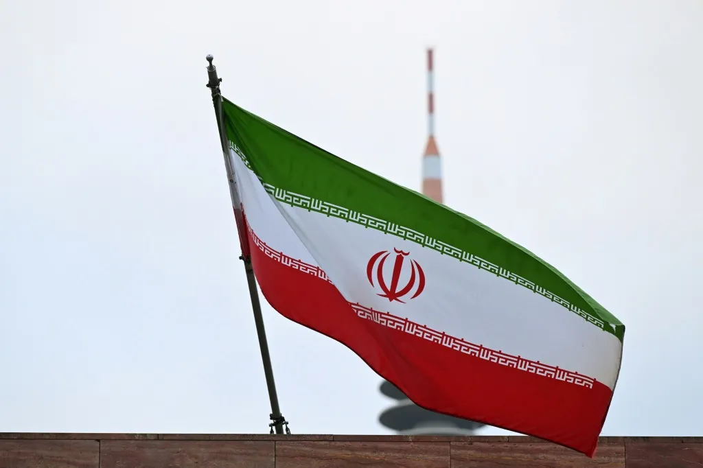 إيران: مسودة الاتفاق تشمل تعليق عقوبات وقيودا نووية والإفراج عن أصول