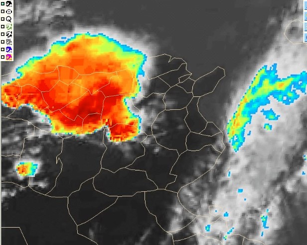 الليلة: أمطار غزيرة مع تساقط البرد ببعض الجهات والحرارة بين 19 و34 درجة