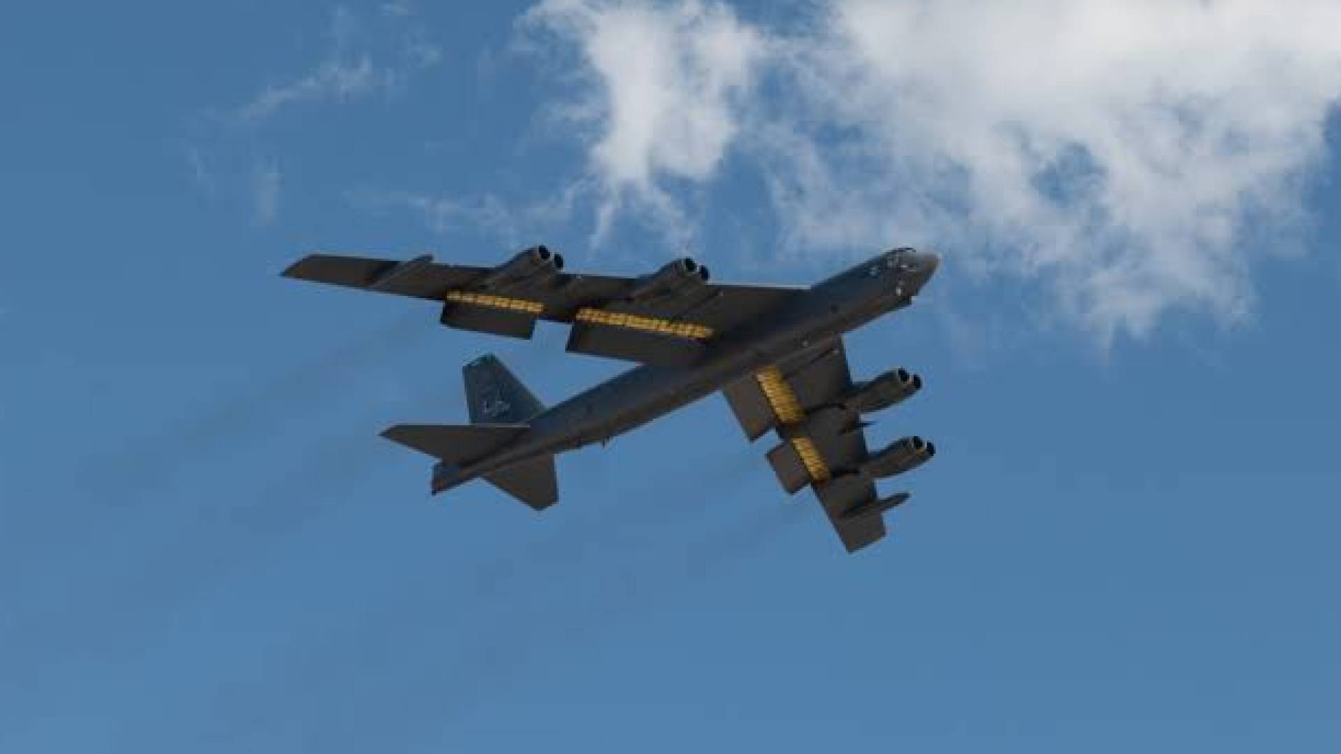 تحطم قاذفة أمريكية من طراز "بي-52" بعد وقت قصير من إقلاعها من قاعدة في كاليفورنيا