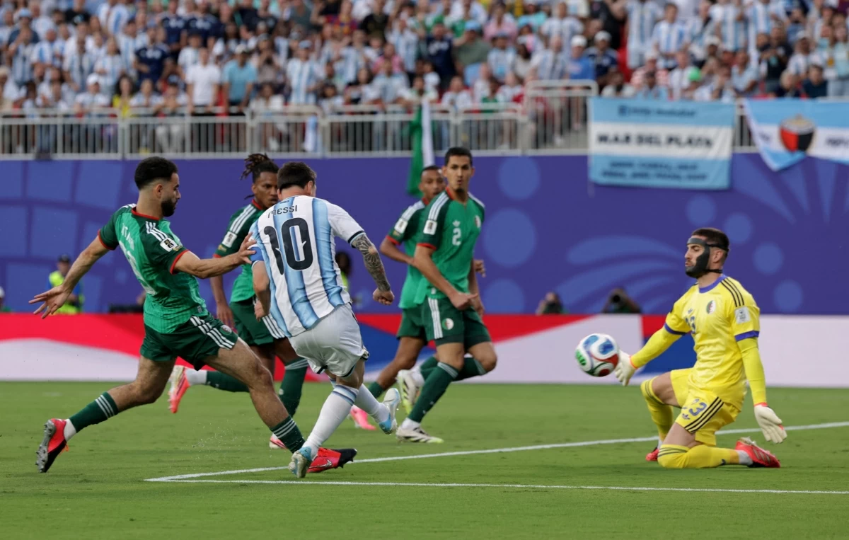 كأس العالم 2026: ثلاثية ميسي تقود الأرجنتين للفوز على الجزائر