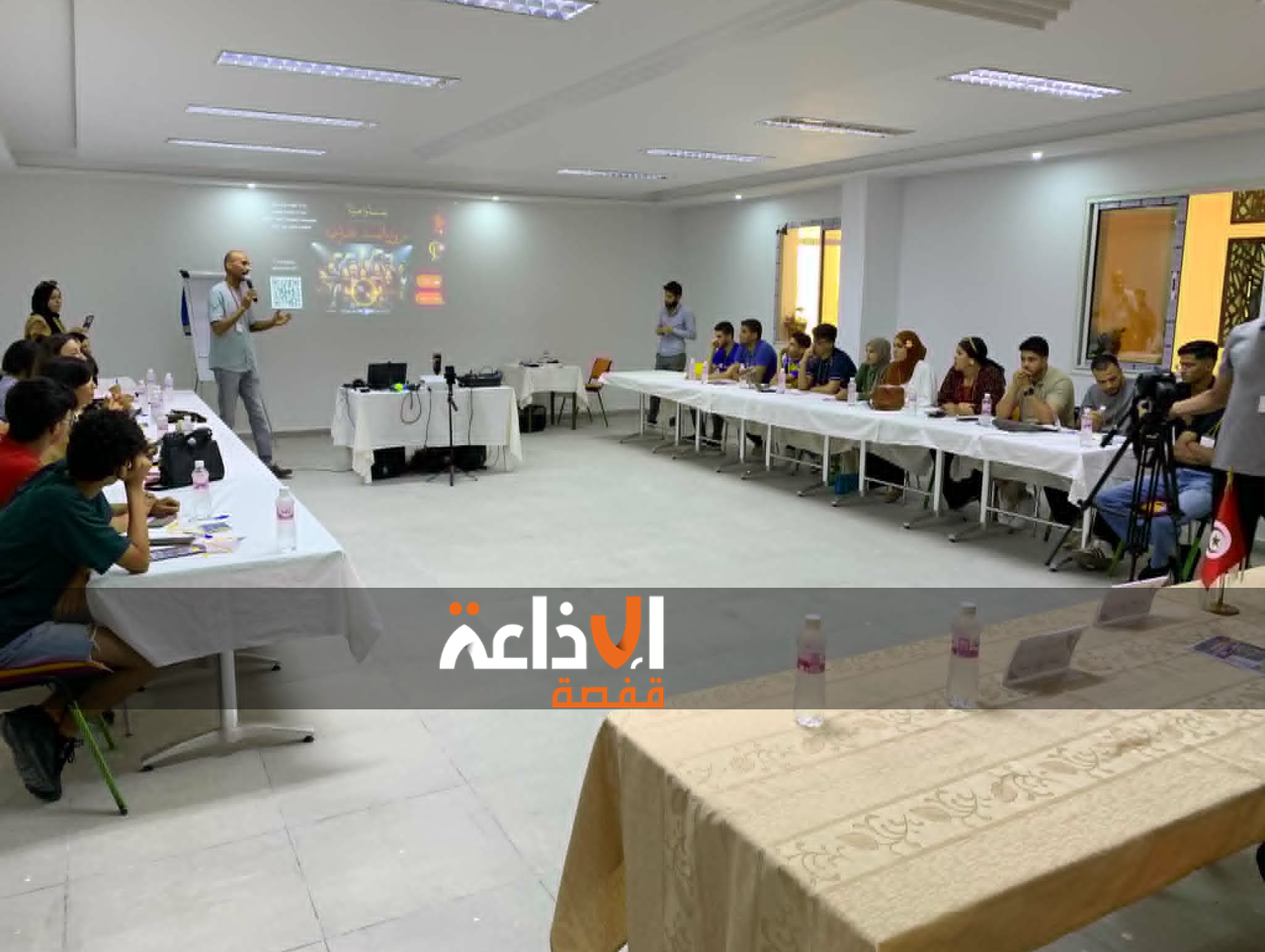  سيدي بوزيد : المركب الشبابي حي الهناء ينظم مشروعا تنشيطيا بعنوان " عدسة واعية " تحت شعار " من وراء العدسة..... نختار الحياة " 