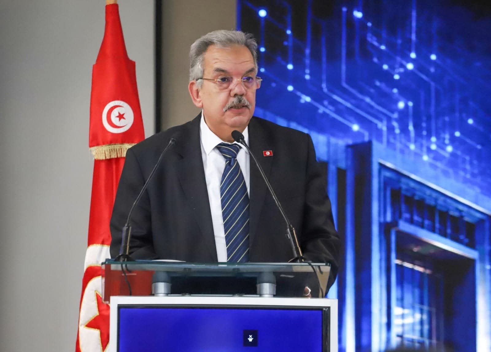 وزير الشباب والرياضة يشرف على افتتاح المنتدى الوطني حول الشباب والتحول الرقمي