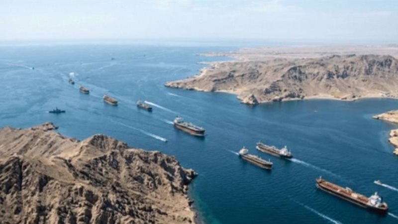 إيران تغلق مضيق هرمز على خلفية انتهاكات وقف إطلاق النار