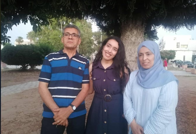 صاحبة أعلى معدل وطني في شعبة العلوم التجريبية: ’’تفوقي بمعدل 19,76 هو ثمرة مجهود سنوات’’