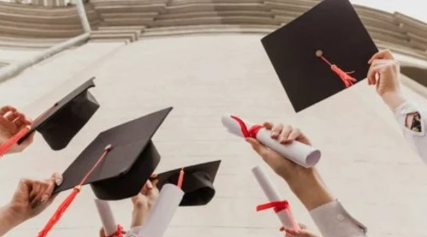 إحداهن تحصلت على 17.77 : نجاح 4 توائم في مدنين في البكالوريا