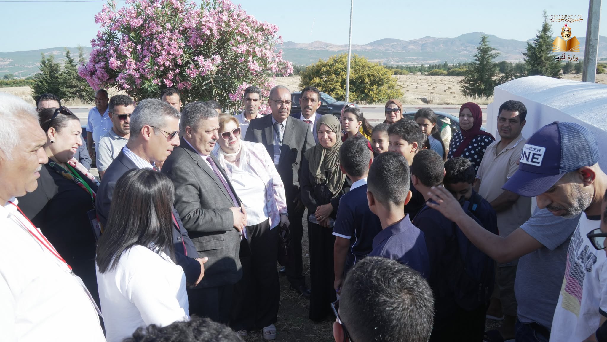 وزير التربية يشرف على انطلاق مناظرة الالتحاق بالمدارس الإعدادية النموذجية ببنزرت.