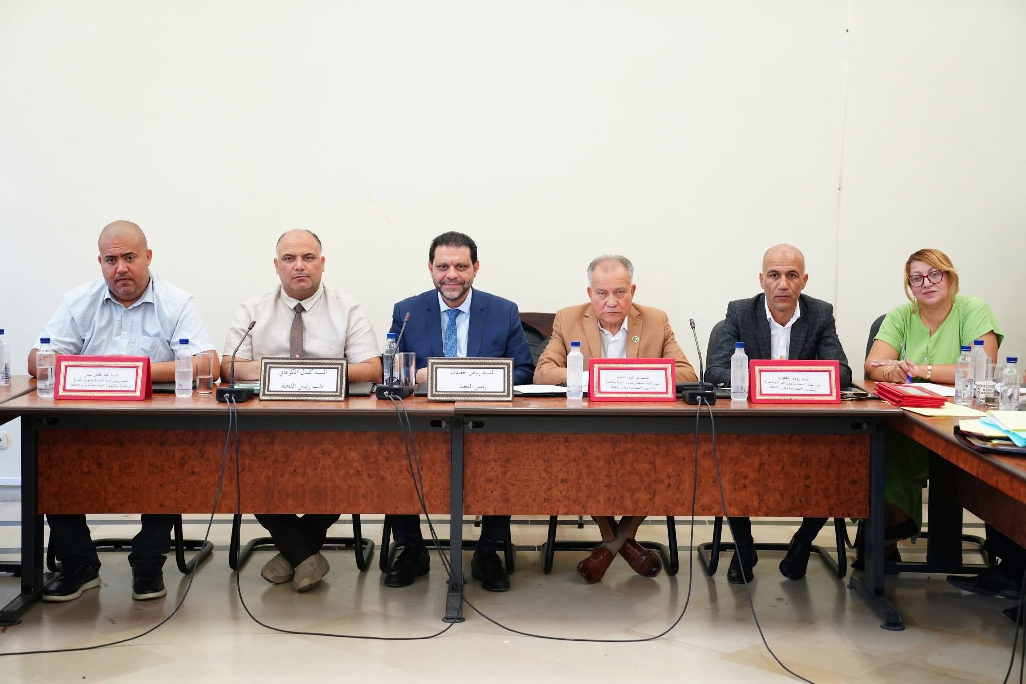 الاستماع إلى عمادتي المهندسين والأطباء حول ظاهرة هجرة الكفاءات والحلول المقترحة.