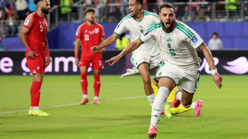 مونديال 2026: انتفاضة الجزائر قرب النهاية تقودها لفوز مثير 2-1 على الأردن