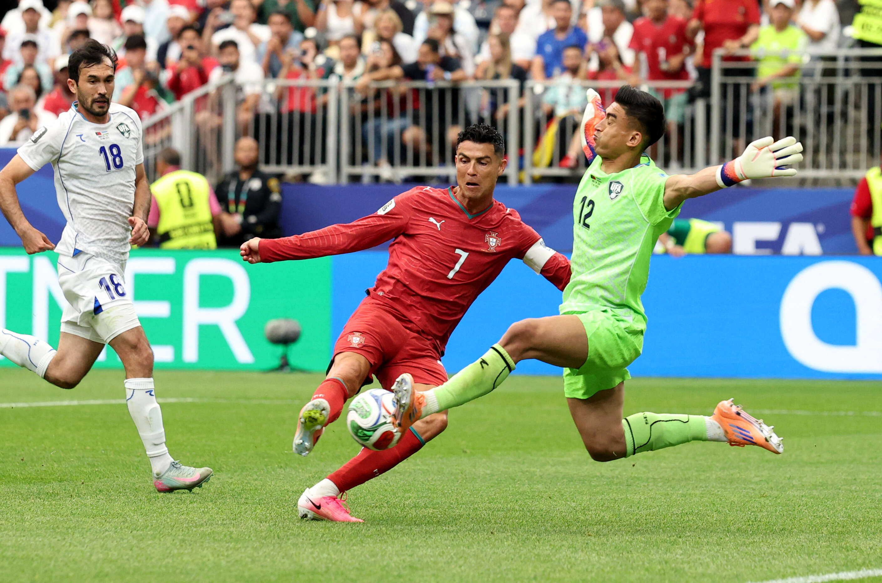 كاس العالم 2026: رونالدو يصبح أول لاعب يسجل في ست نسخ من المونديال