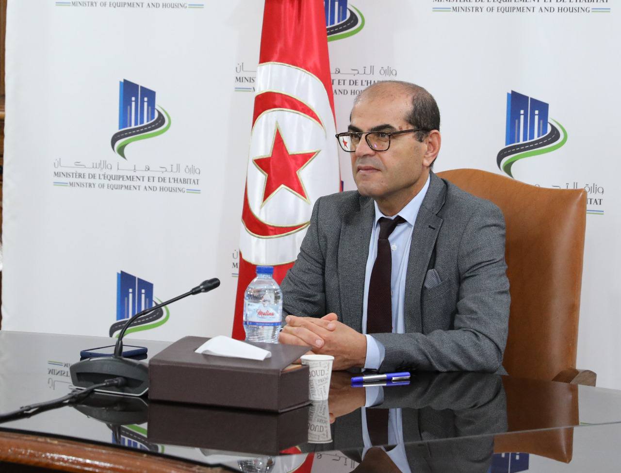 وزير التجهيز والاسكان يؤكد أهمية الشراكة مع البنك الأوروبي للاستثمار لتسريع إنجاز مشاريع البنية التحتية