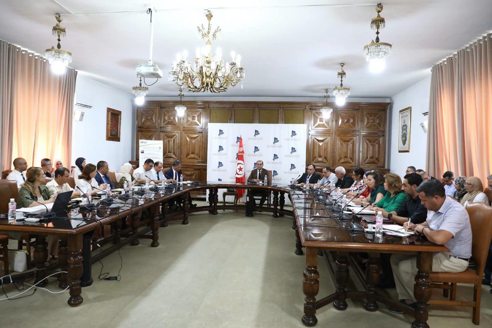 وزير التجهيز والاسكان يؤكد أهمية الشراكة مع البنك الأوروبي للاستثمار لتسريع إنجاز مشاريع البنية التحتية