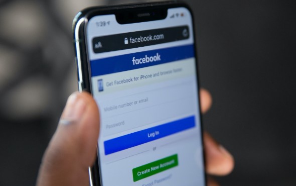 عطل مفاجئ يضرب تطبيق فيسبوك في بعض الدول 