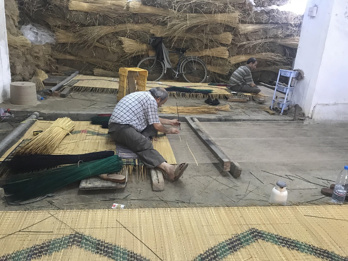صناعة الحصير بنابل...حرفة تستعيد بريقها مع محاولة اضفاء لمسات عصرية مبتكرة عليها.