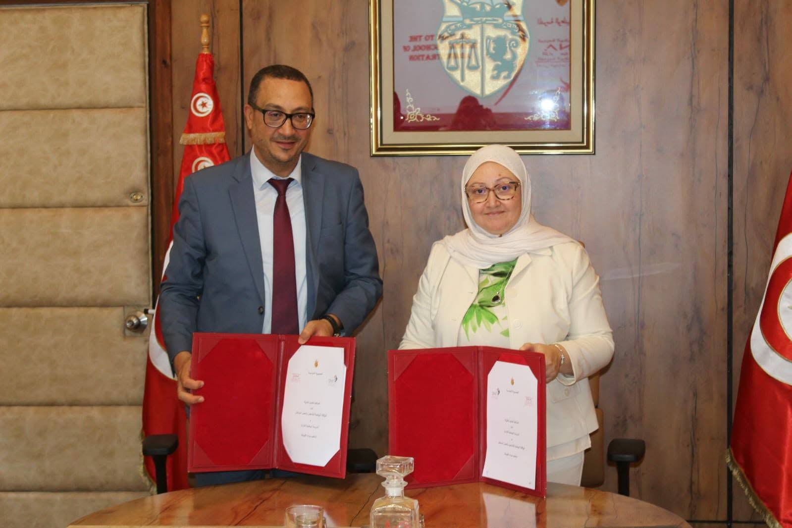 توقيع اتفاقية تعاون بين الوكالة الوطنية للتشغيل والعمل المستقل والمدرسة الوطنية للإدارة