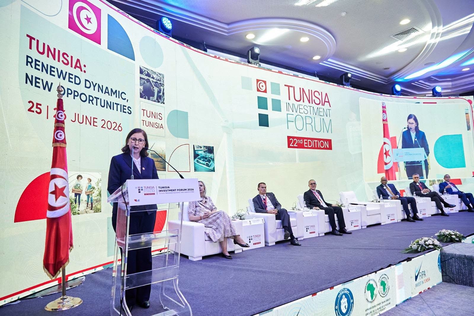 رئيسة الحكومة تشرف على افتتاح منتدى تونس للاستثمار