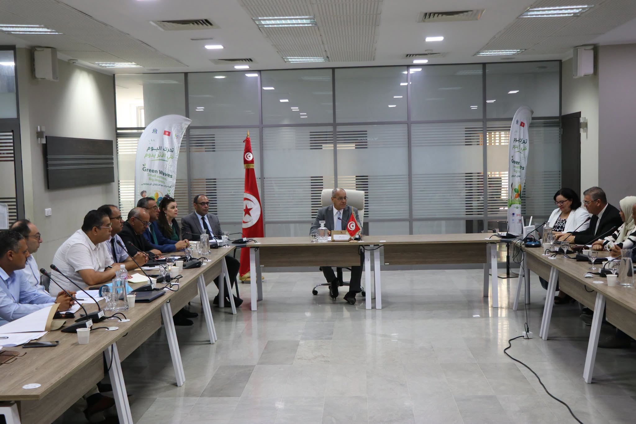وزير البيئة يشرف على جلسة عمل حول رقمنة الخدمات البيئية ومتابعة المنظومة الوطنية لمتابعة المشاريع 
