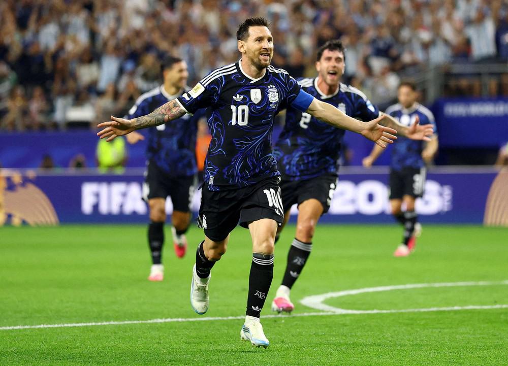 ميسي يصبح أوّل لاعب يُسجّل في 7 مُباريات مُتتالية في كأس العالم