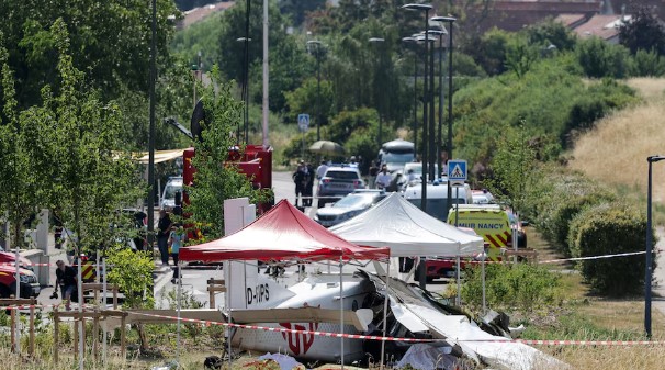 فرنسا: وفاة 11 شخصا في حادث تحطم طائرة 