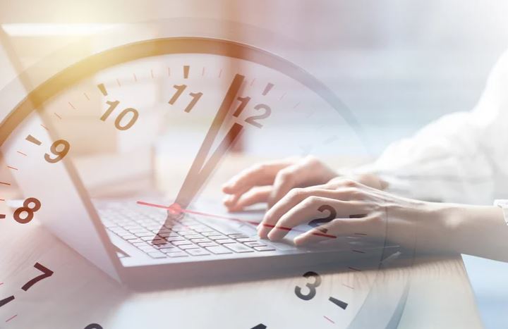 توقيت العمل الصيفي بالإدارات العمومية والجماعات المحلية