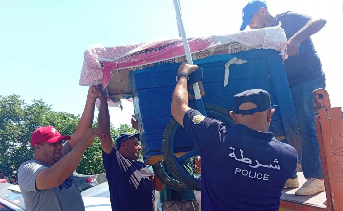 بلدية تونس: إزالة عدد من الأكشاك والنقاط الفوضوية بمحيط مؤسسات صحية