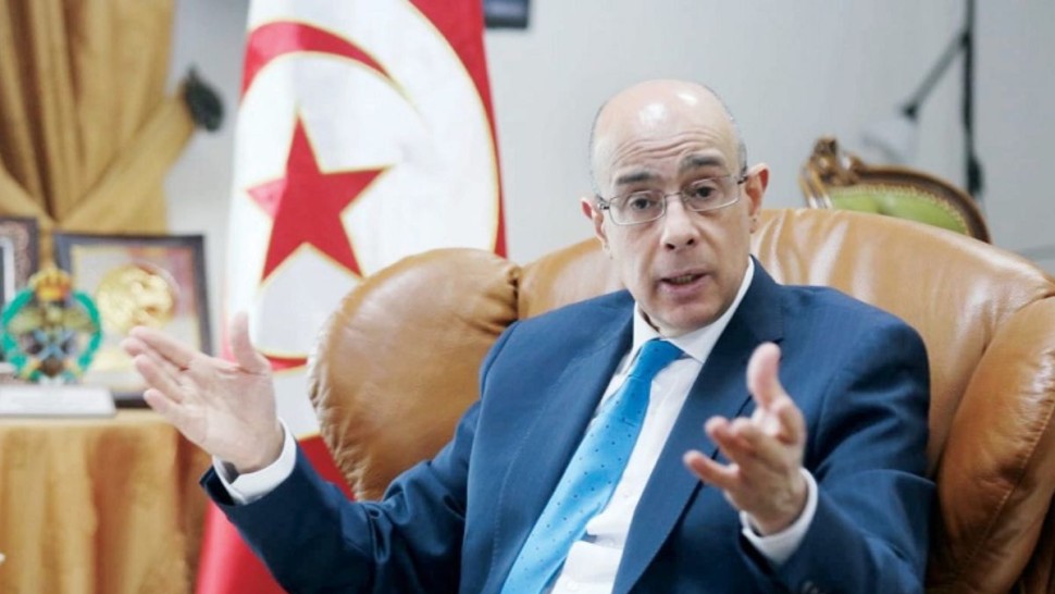 وزير الدفاع: تقرير الدورة 43 لمعهد الدفاع يدعو الى مقاربة اجتماعية واقتصادية داعمة للتنمية والامن القومي