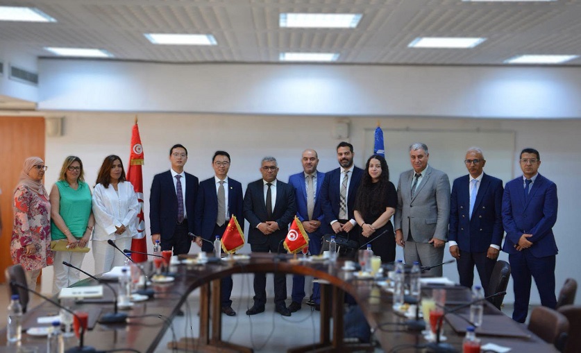 La SNCFT signe avec la Chine un contrat pour l’acquisition de cinq trains électriques pour  la ligne ferroviaire Moknine-Mahdia