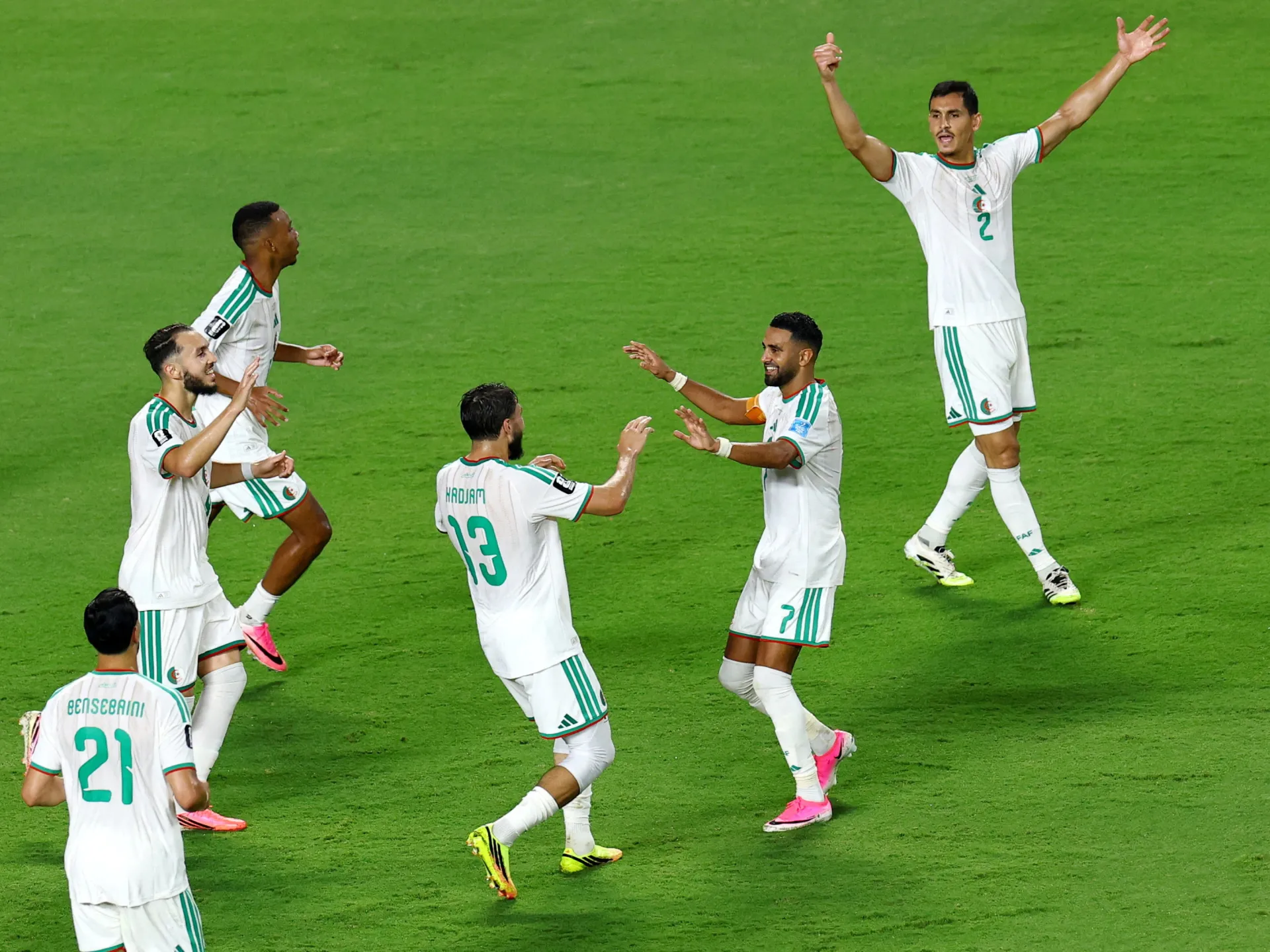 كأس العالم 2026: الجزائر ومصر تخوضان مواجهتين حاسمتين أمام سويسرا وأستراليا في الدور السادس عشر