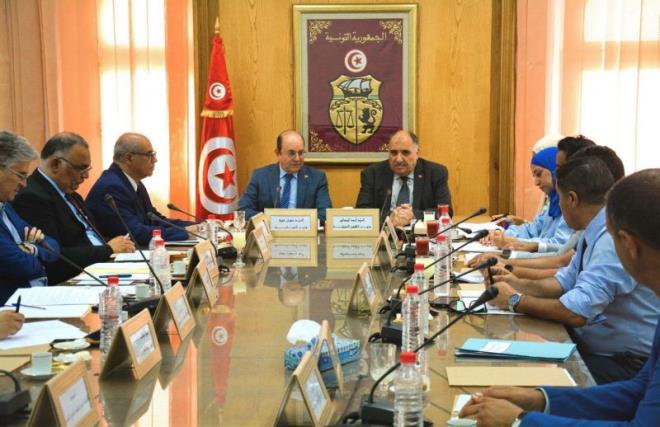 الجامعة التونسية لوكالات الأسفار تدعو إلى تكثيف الجهود للتصدي لمنظمي العمرة خارج الأطر القانونية