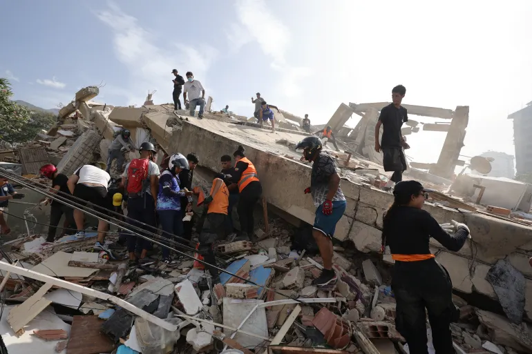 ارتفاع عدد قتلى زلزالي فنزويلا إلى 2645 شخصا