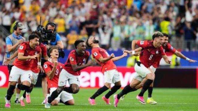 مصر تفوز على أستراليا بركلات الترجيح لتبلغ الدور ثمن النهائي لكأس العالم