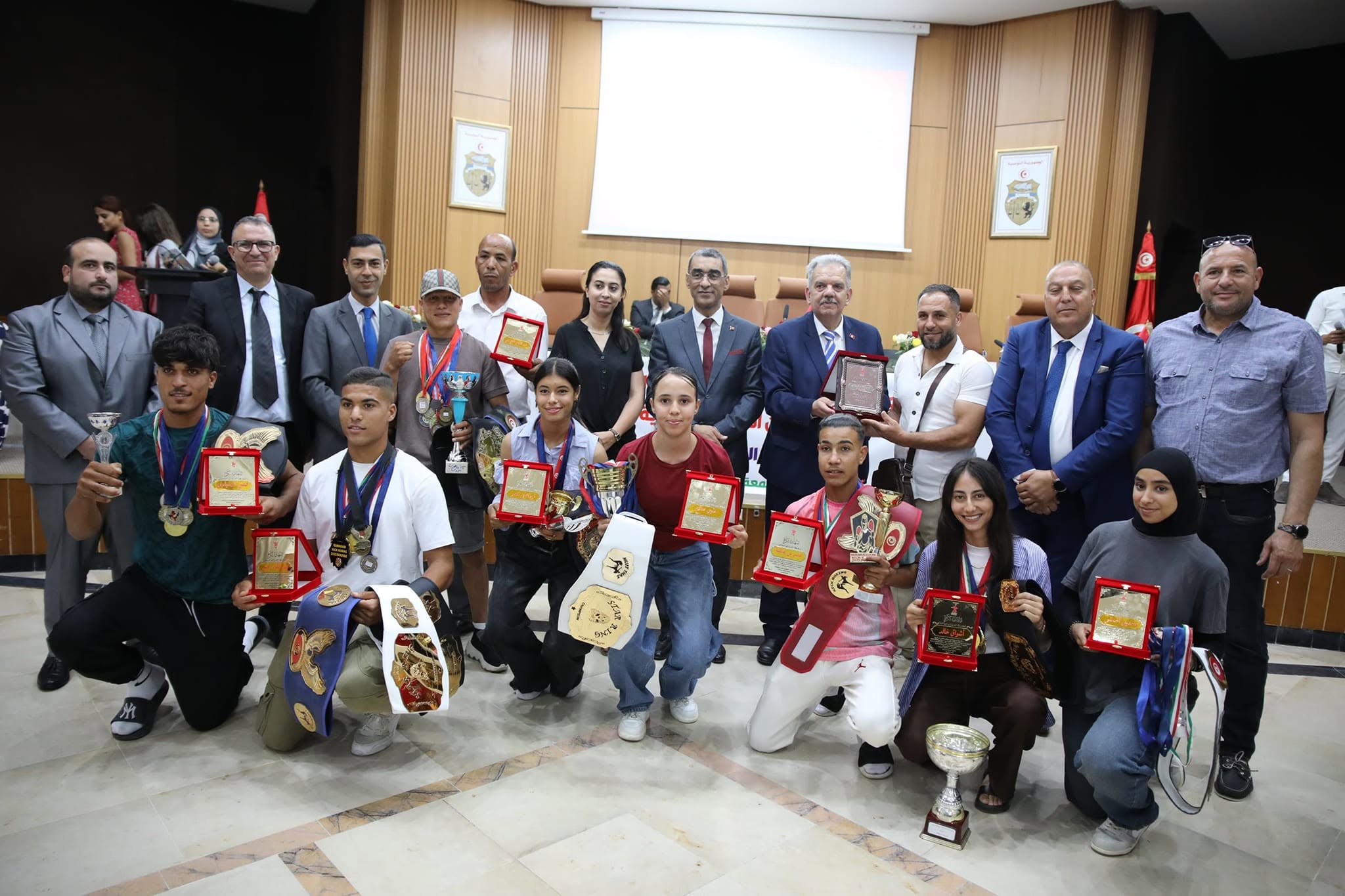 تكريم الجمعيات الرياضية المتوّجة والرياضيين المتألقين بولاية سوسة للموسم الرياضي 2025-2026.