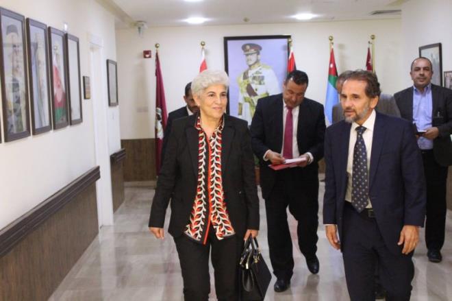 البحث في سبل تعزيز التعاون والتنسيق وتبادل الخبرات في مجال رعاية وتأهيل المصابين العسكريين