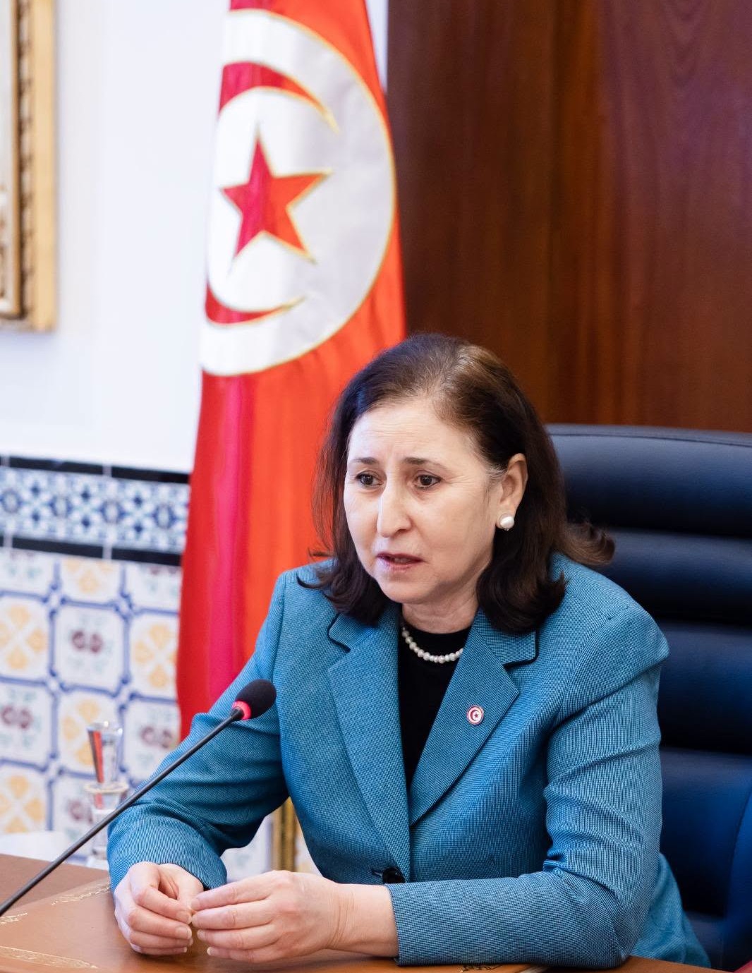 رئيسة الحكومة تؤكد ضرورة ترسيخ ثقافة العمل وتسريع إنجاز المشاريع