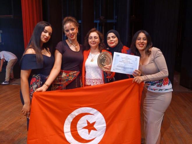 طالبة تونسية تحرز جائزة أفضل ممثلة في المهرجان الدولي للمسرح الجامعي بالدار البيضاء